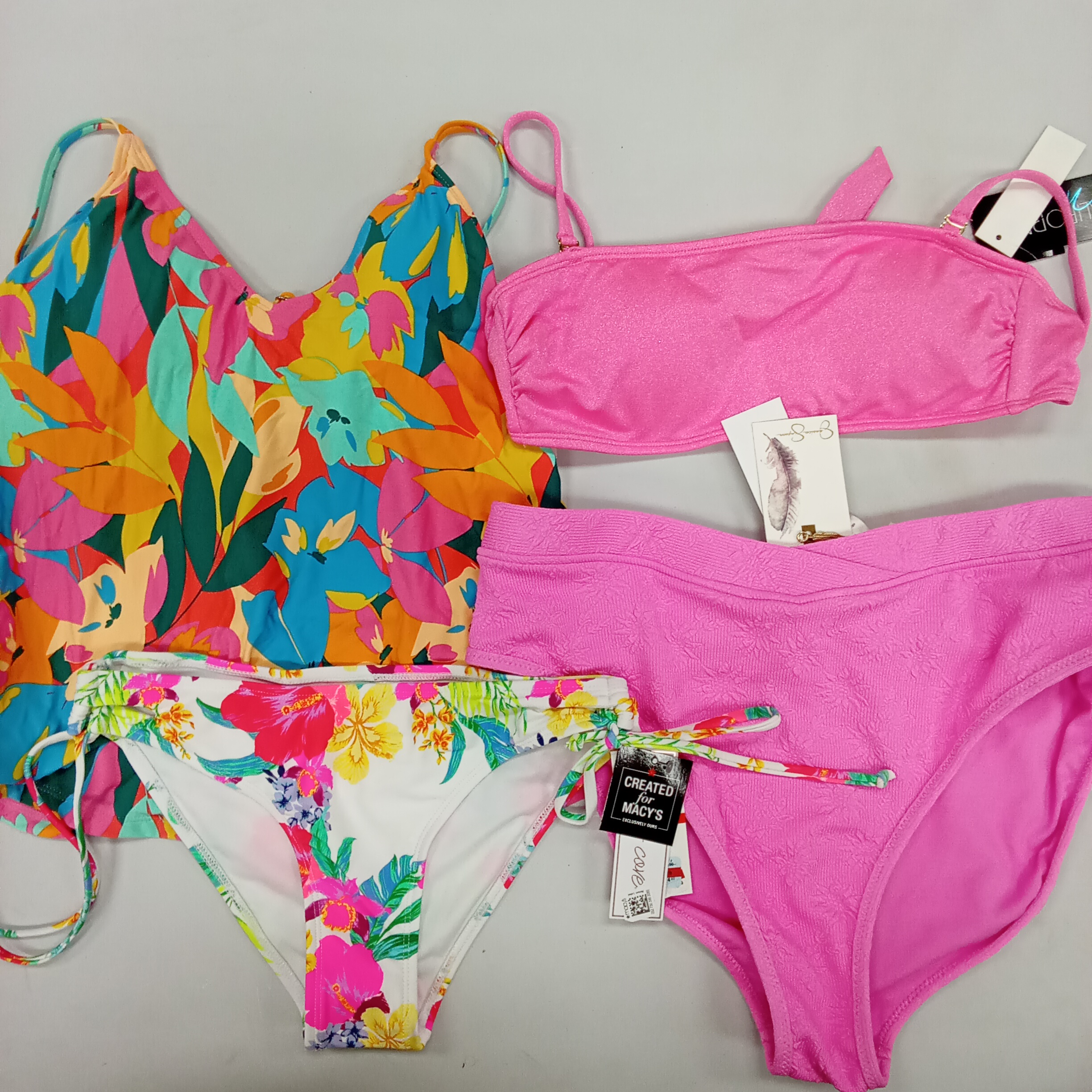 LADIES SWIMWEAR SMALL LOT, SHELF PULLS, 5522385, 31 units, PA ...