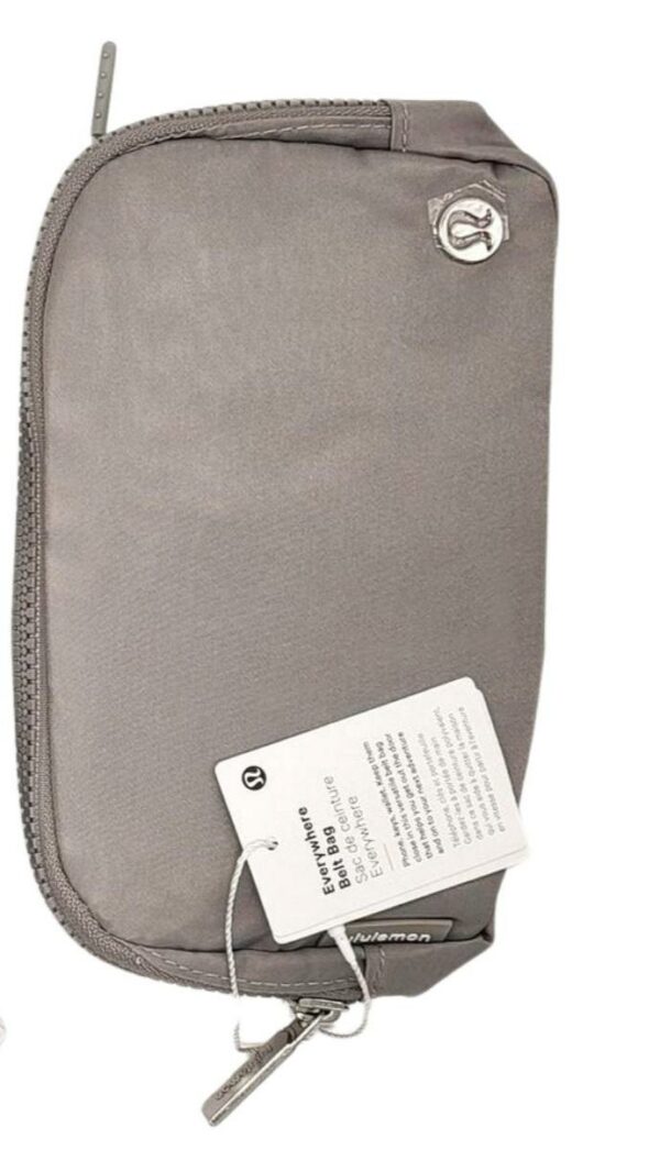 lululemon everywhere belt bag 1L silver, SHELF PULLS, 5523532, 20 units, PA - Image 2